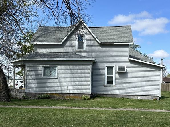 608 S Walnut St, Lenox, IA 50851