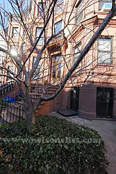 Rented by R New York