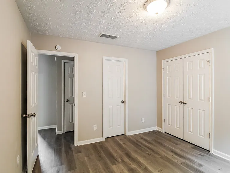 315 Timberlake Ter — Photo 14