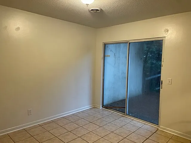 210 Charleston Ave — Photo 11
