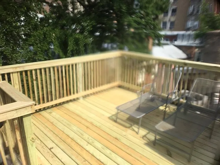 321 S Iseminger St — Photo 3