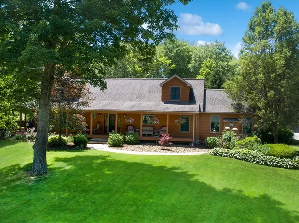 18438 Munn Rd, Chagrin Falls, OH 44023