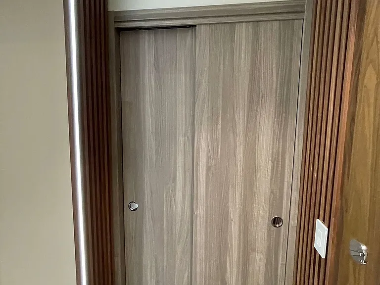 85 McMahon Dr #907 — Photo 5