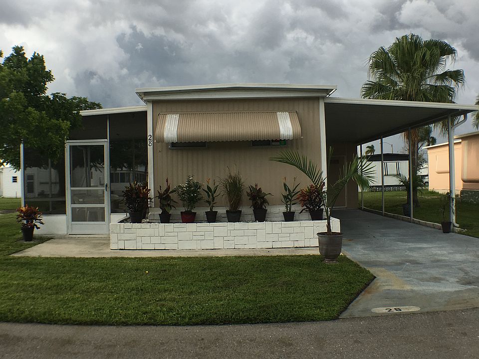 1st image of 28 Poinsettia Dr