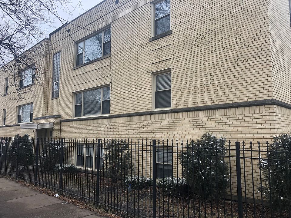 1st image of 2640 W Granville Ave APT 1E