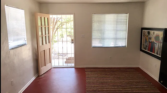 3137 E Kleindale Rd — Photo 2