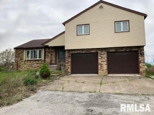 11630 81st St W, Taylor Ridge, IL 61284