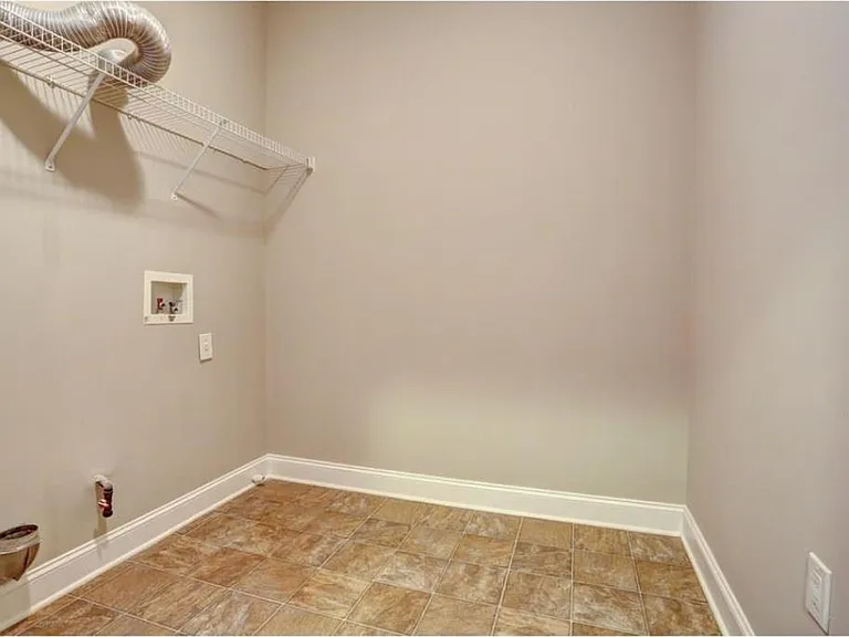 12820 Doe Dr — Photo 23