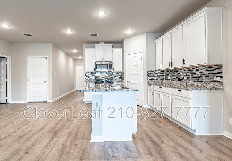 940 Windflower — Photo 17