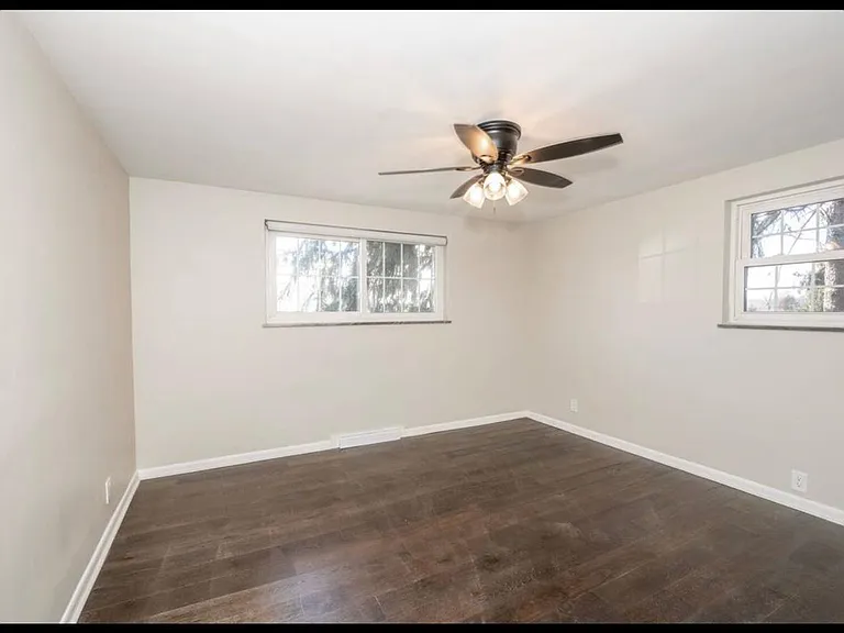 1072 Western Row Rd — Photo 7
