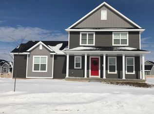 802 Hawthorn Dr, Sun Prairie, WI 53590