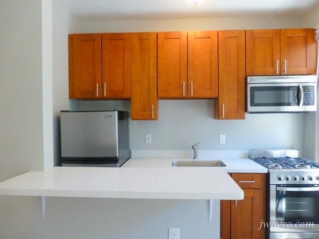 1st image of 838 Hyde St APT 11