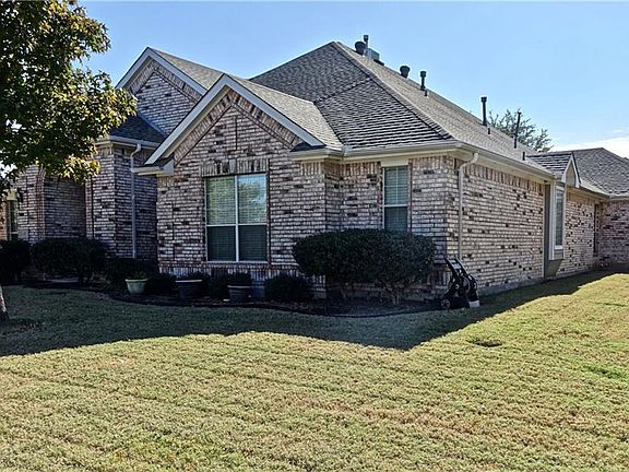 2nd image of 1620 Sweetbay Dr