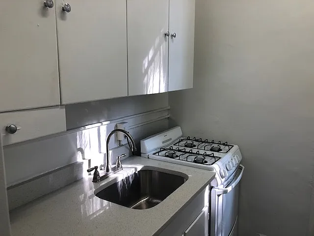 262 S 21st St #1R — Photo 7