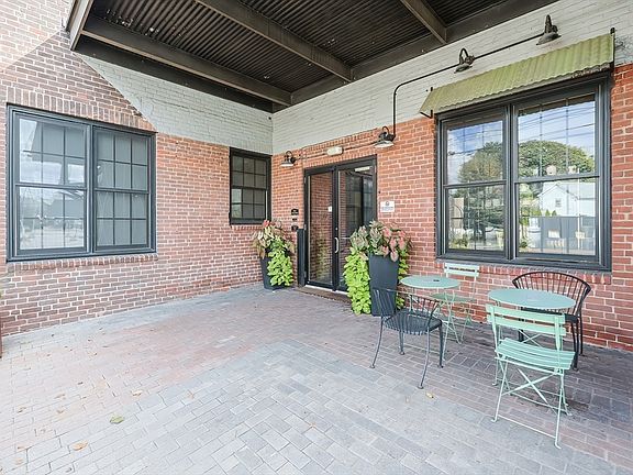 4th image of 406 Lincoln St Unit 305