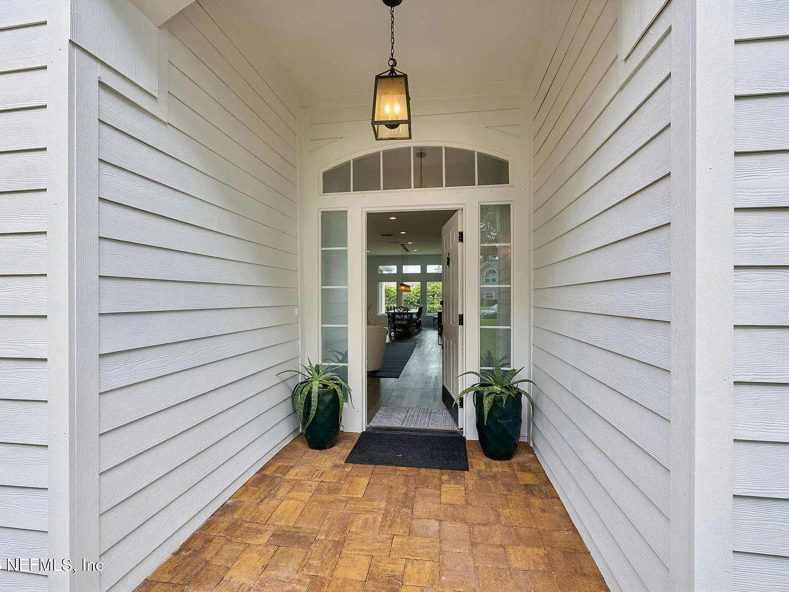 4 bed, 2.0 bath, 2109 sqft, $5,000 — Photo 3