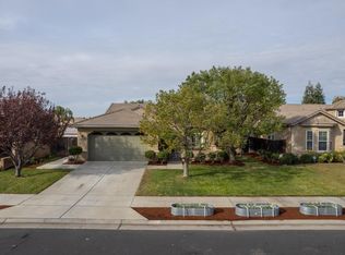 2112 Blackwood Ave, Clovis, CA 93619