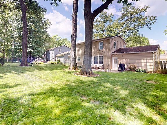 2nd image of 880 Rexdale Dr