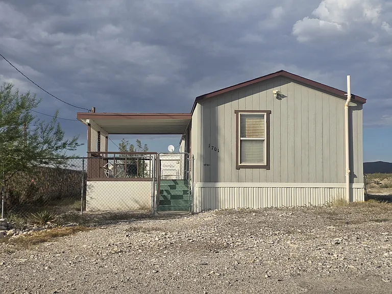 1701 Coach Rd — Photo 2