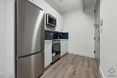 900 Rogers Avenue, #3L