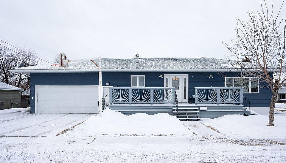 1st image of 1600 12th Ave
