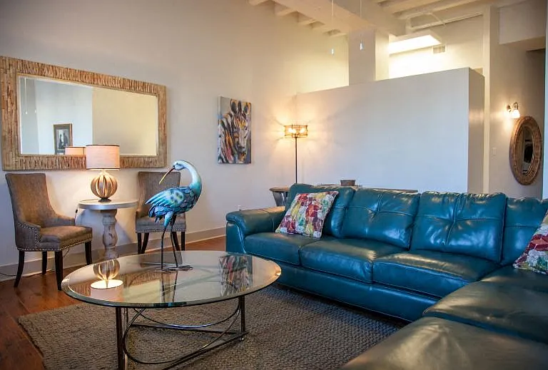 DH Holmes Apartments — Photo 40