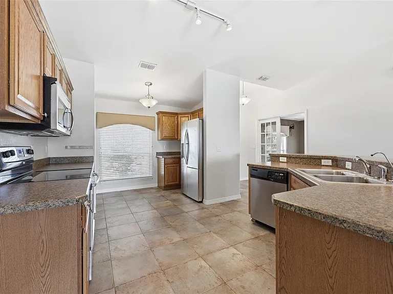 21395 NW 39th Ct — Photo 8