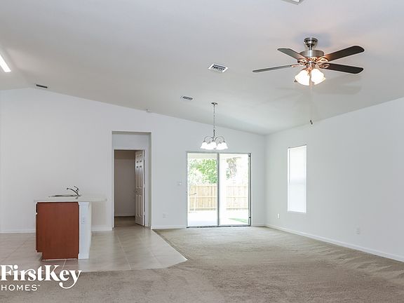 4th image of 1098 SW Sarto Ln