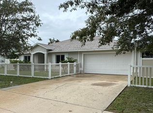 104 Heathrow Dr, Daytona Beach, FL 32117