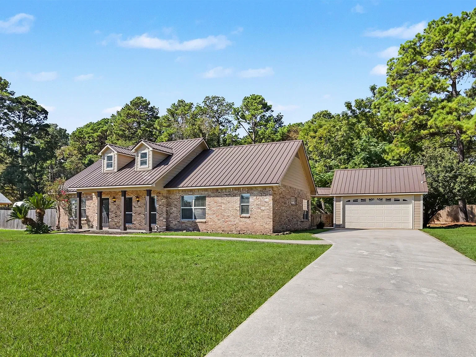 3 bed, 2.0 bath, 1754 sqft, $2,600 — Photo 3