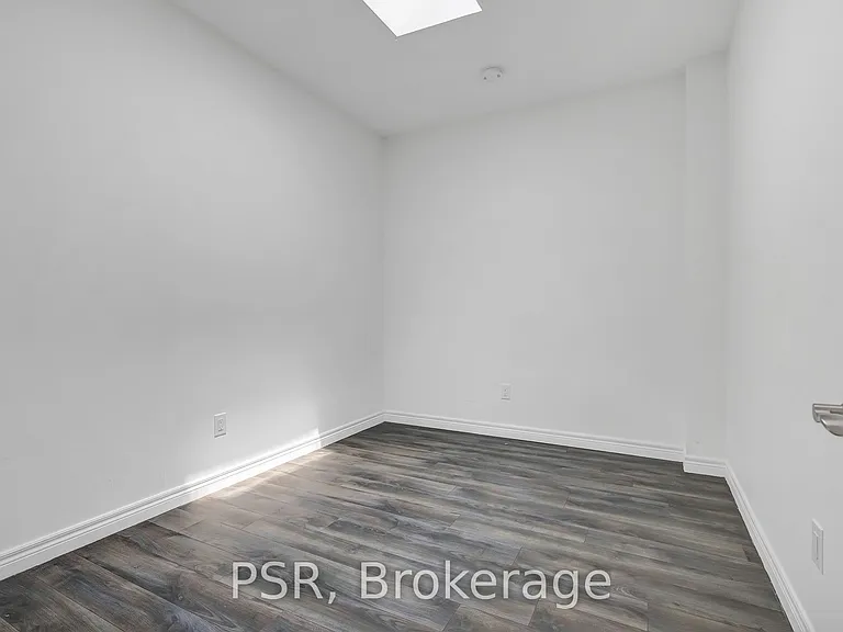 464 College St #3 — Photo 17