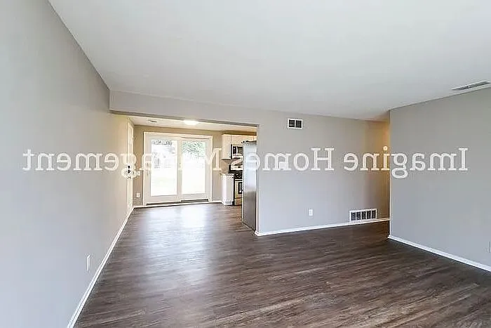 1879 Hillsdale Dr #1 — Photo 3
