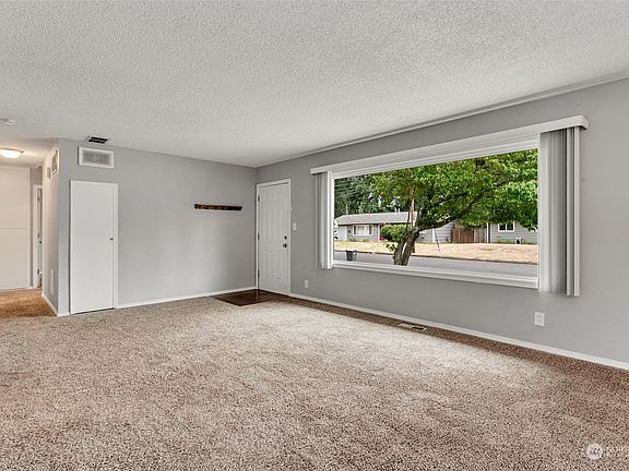 4th image of 1314 28th Place SE