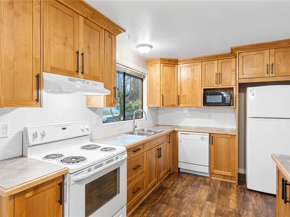 3801 Morris Pl W, Nanaimo, BC V9T 3W2