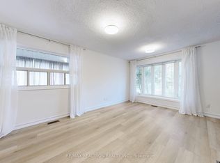 25 Mid Pines Rd, Toronto, ON M1G2L5