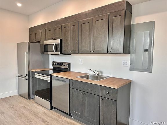 2nd image of 362 W Merrick Rd #207