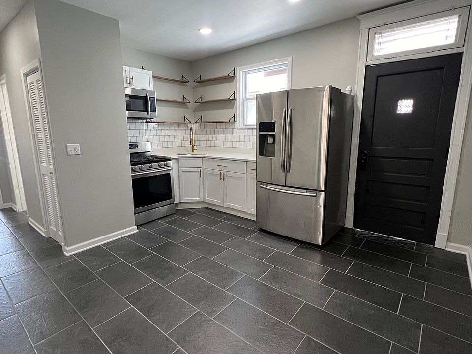 1st image of 7623 W 61st Pl #1F
