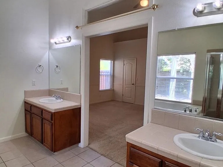 551 Lester Ave — Photo 23