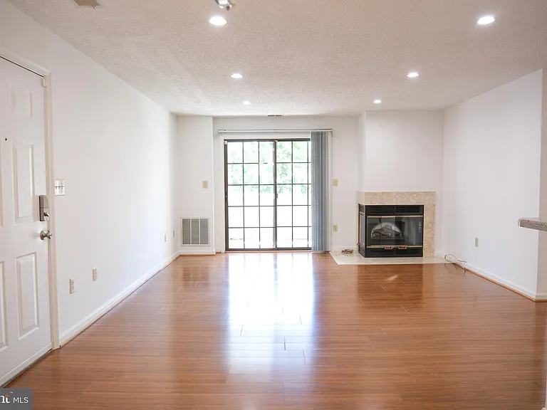 6941 Mary Caroline Cir #H — Photo 6