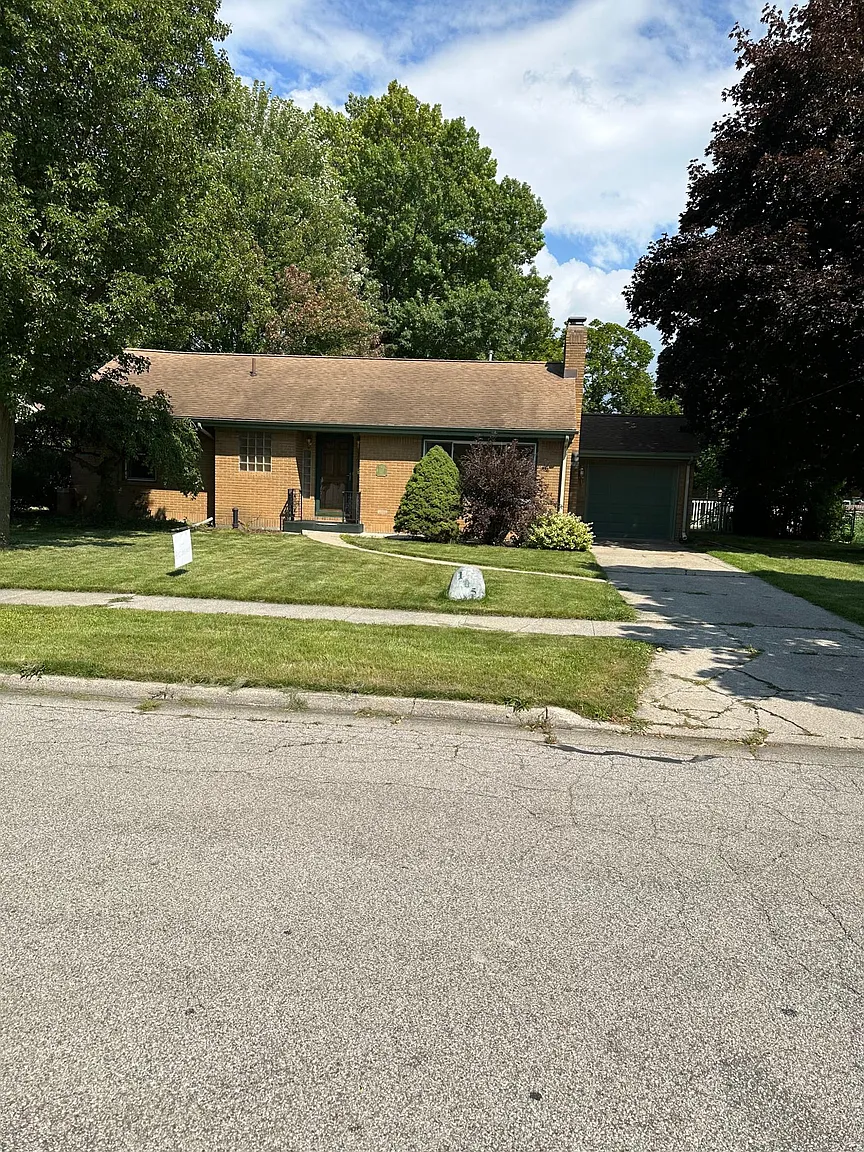 105 Birney St photo 1