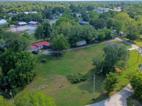 000 N Hillcrest Dr, Granby, MO 64844