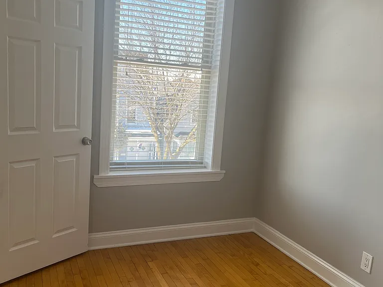 3345 N Troy St #3 — Photo 1