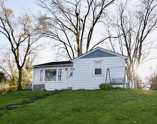 2nd image of 35154 N Rand Hill Dr