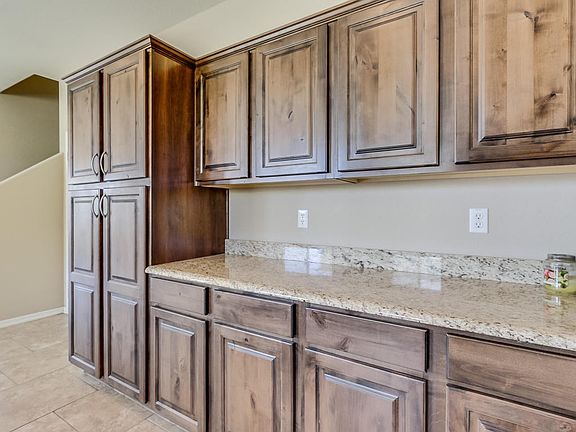 Loads of cabinet & counter space