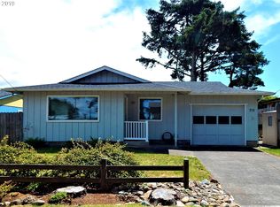 715 8th St SW, Bandon, OR 97411