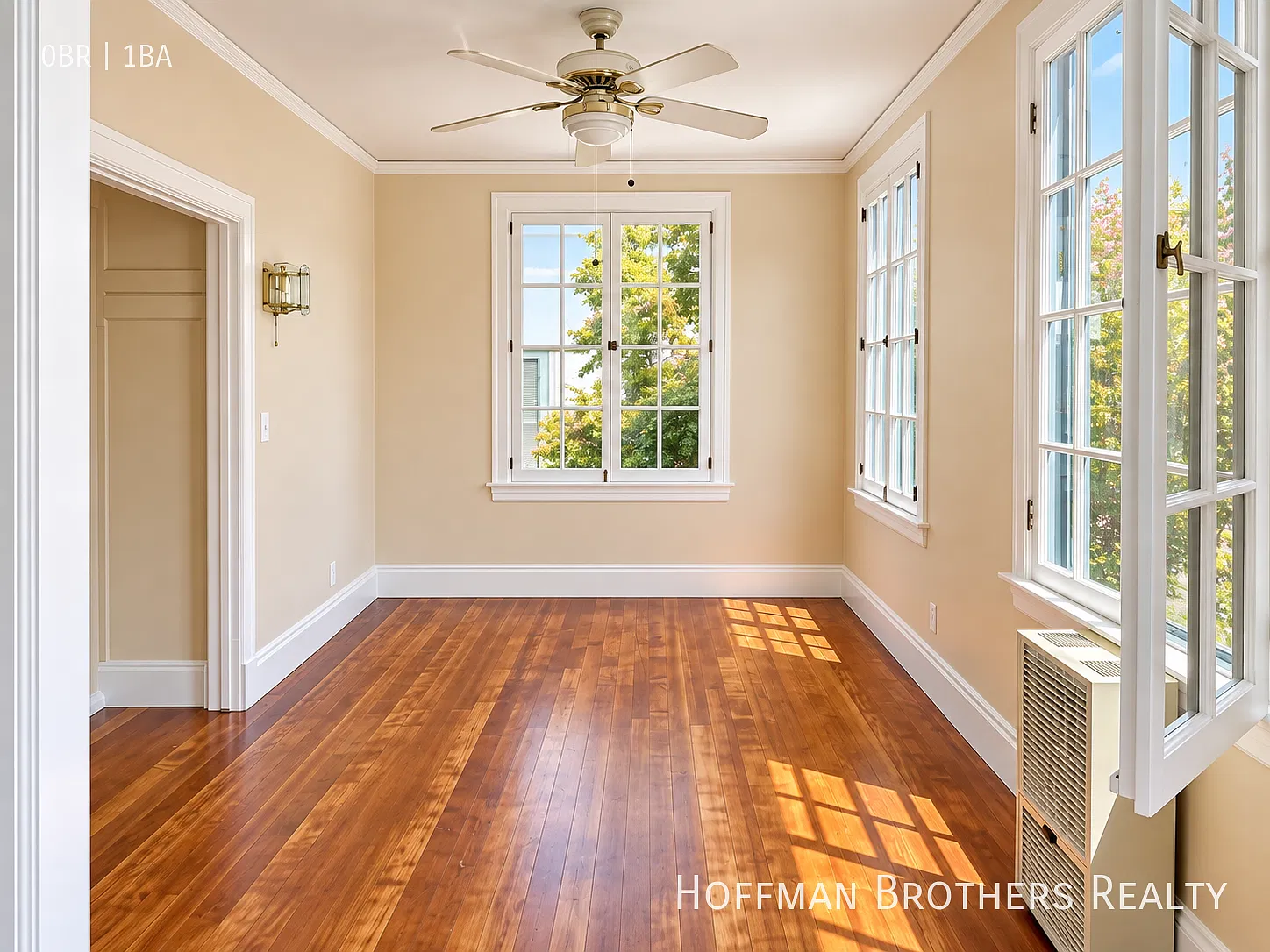 Coastal Santa Monica living! Bright Studio with Hardwood Floors, Utilities Included & Easy Beach ... — Photo 1