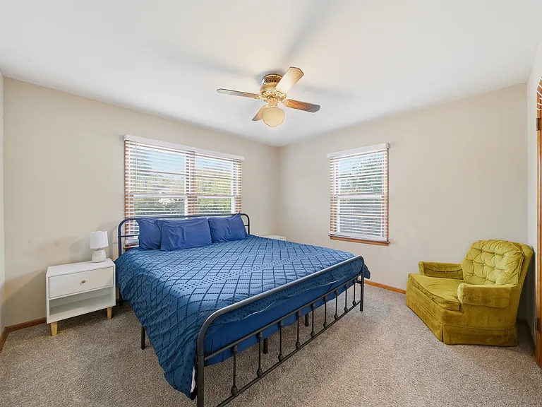 702 E Karma Ave — Photo 3