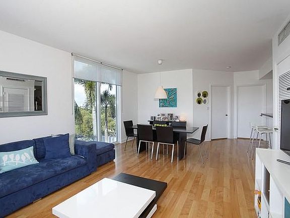 Light-filled Living & Dinning Room