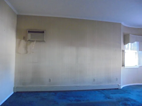 622-624 Kennedy Boulevard image 9 of 11