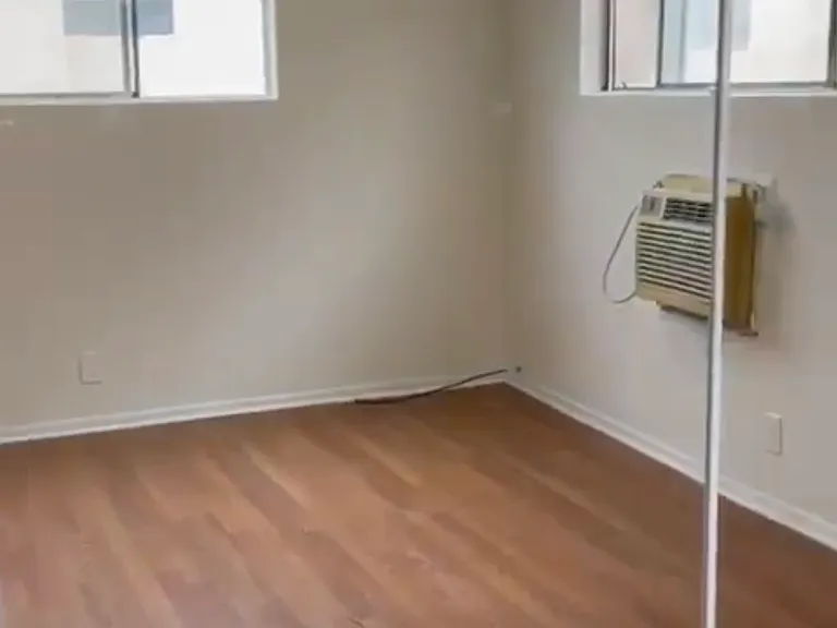1343 N Sierra Bonita Ave #10 — Photo 8